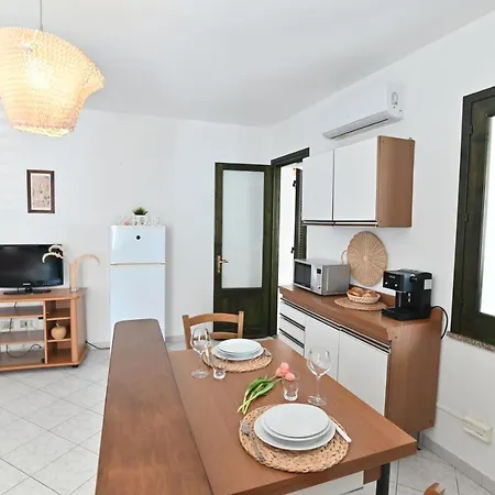 Appartement Izzhome Central Cozy Pula